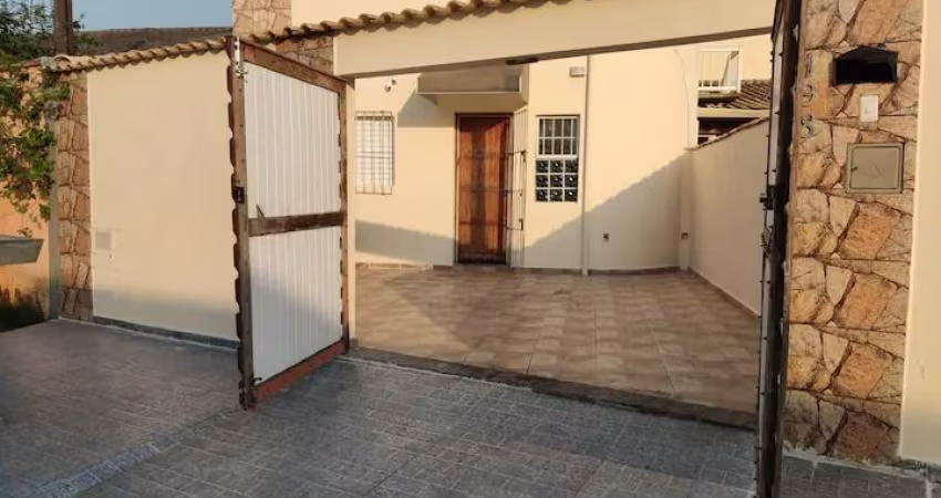 Casa para Venda em Itanhaém, Balneário Tropical, 2 dormitórios, 1 suíte, 2 banheiros, 2 vagas