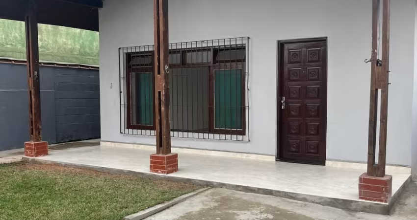 CASA ISOLADO A 300 METROS DA PRAIA!!!!