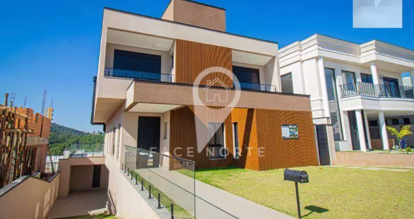Casa em alphaville, nova, c/ fundos p/ mata, totalmente s/ vizinhos! 4 suítes!