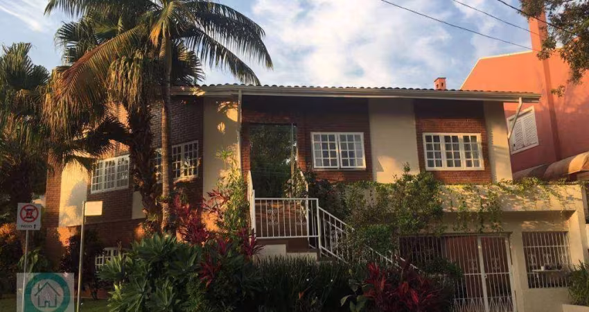 CASA de ESQUINA em Alphaville,Oportunidade! 5 Suítes, C/Piscina! ESTUDA-SE PERMUTA!