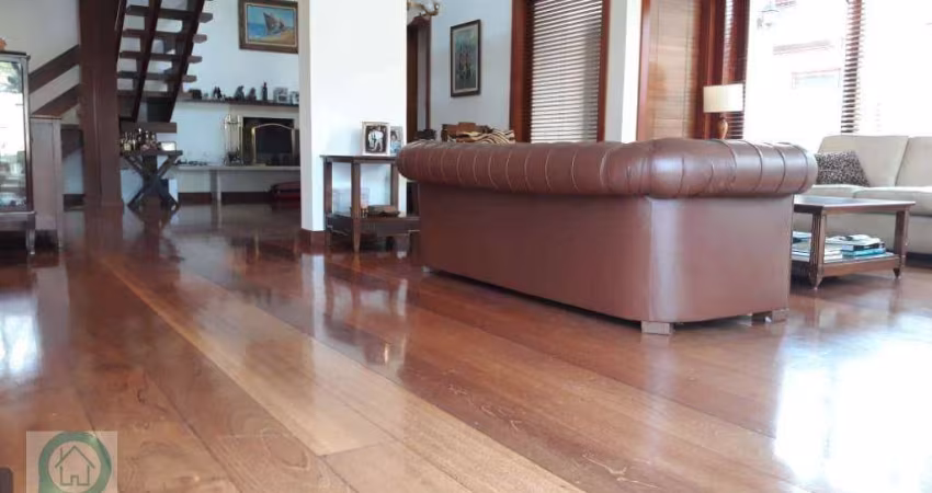 Excelente Casa C/ Terreno de 1070 mts! 450 AC! C/ Piscina e Quadra !