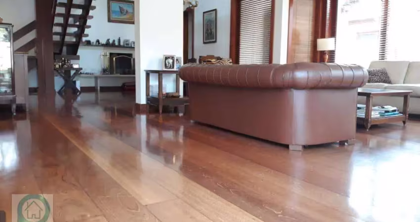 Excelente casa c/ terreno de 1070 mts! 450 ac! c/ piscina e quadra !