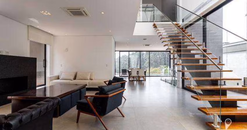 Casa Mobiliada em Alphaville com 4 suítes para alugar, 630 m²  Vista Livre -   Barueri/SP