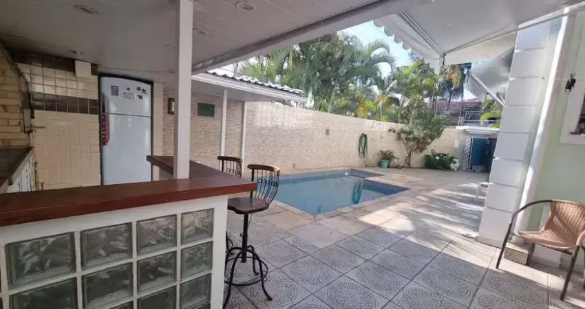 Casa de condomínio com 4 quartos à venda, 420m² - anil