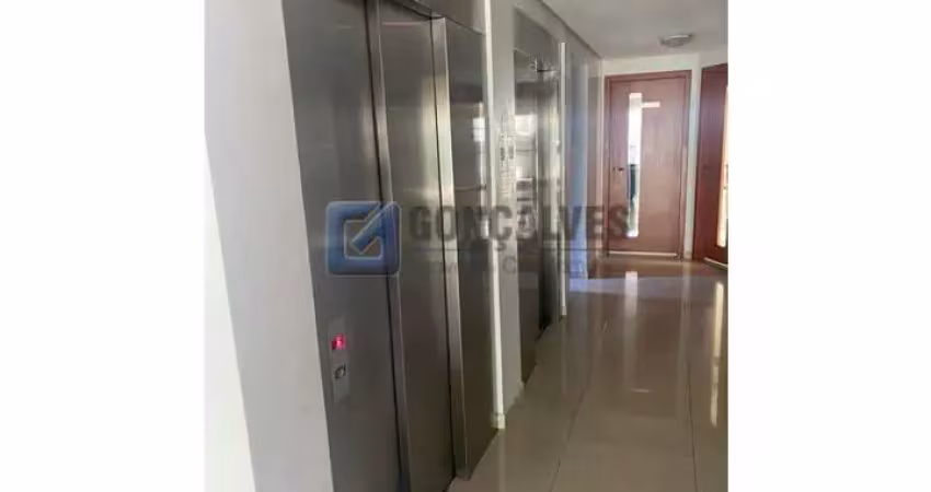 Apartamento cobertura à venda no centro de são bernardo do campo/sp, com 228m², 4 quartos sendo 1 suíte e aceita pet.