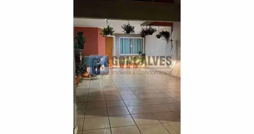 Casa com 3 quartos à venda na JEQUITINHONHA, R, Campestre, Santo André