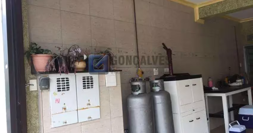 Casa com 4 quartos à venda na TIRADENTES, R, Ferrazópolis, São Bernardo do Campo