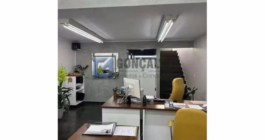 Prédio comercial com 200m² de terreno, 165 metros de área construída
