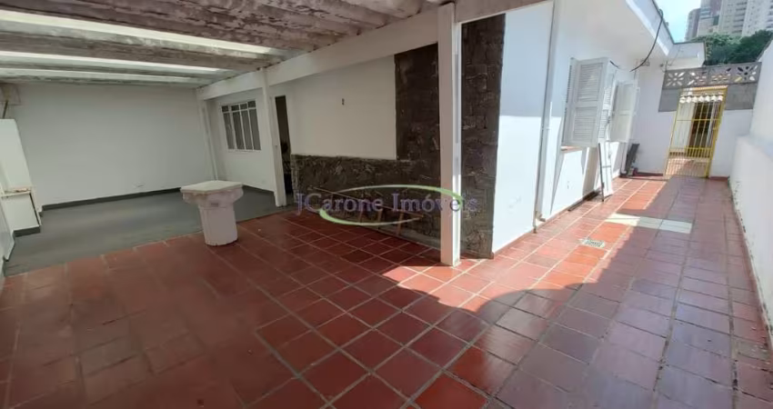 Casa térrea para venda / locação com 300m² de área total em ótima localização na Vila Mariana em São Paulo / SP