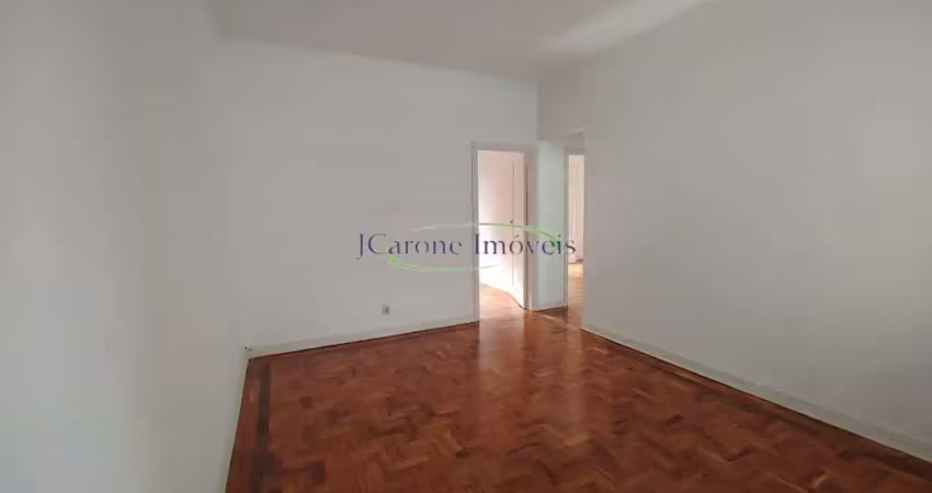 Venda de apartamento reformado com 2 quartos na Aclimação em São Paulo / SP