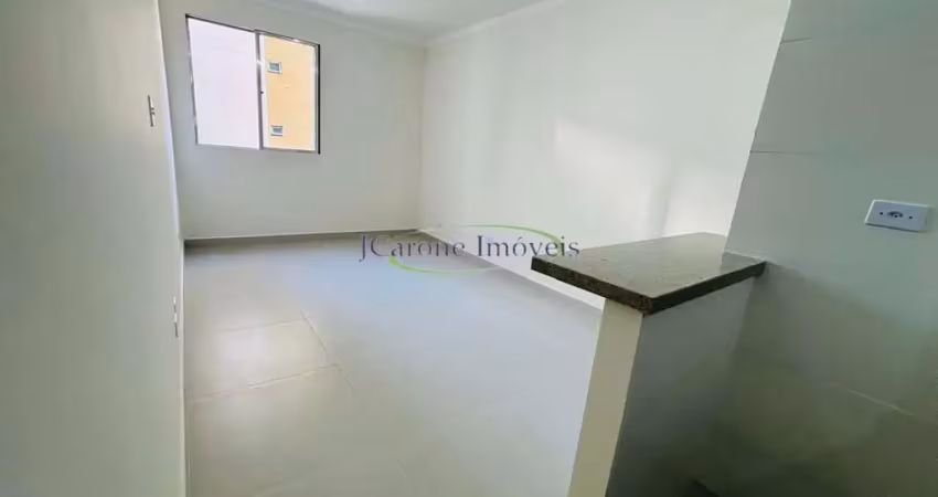 Sala Living reformada a Beira Mar em excelente localização na Praia do Embaré em Santos / SP