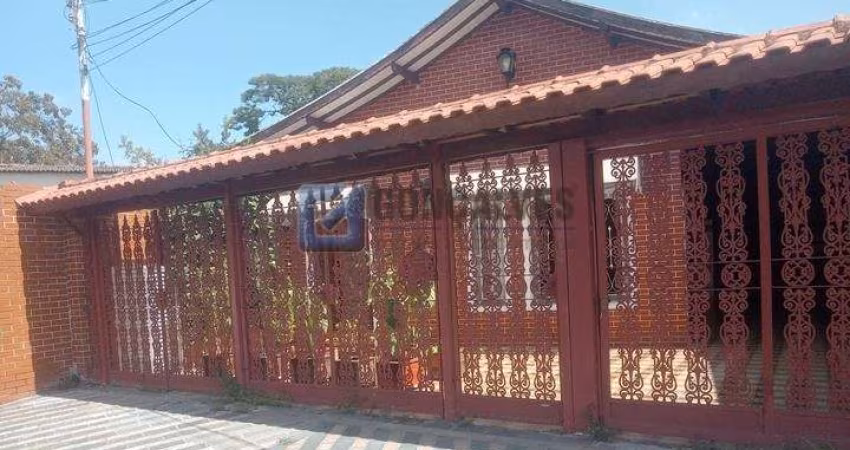 Casa com 3 quartos à venda na CARAPICUIBA, R, Vila Scarpelli, Santo André