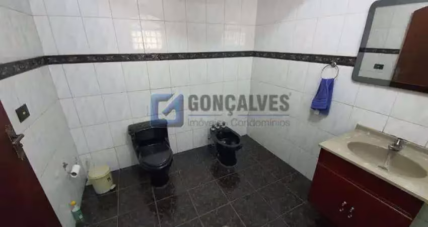 Casa com 3 quartos para alugar na WASHINGTON LUIZ, R, Centro, Diadema