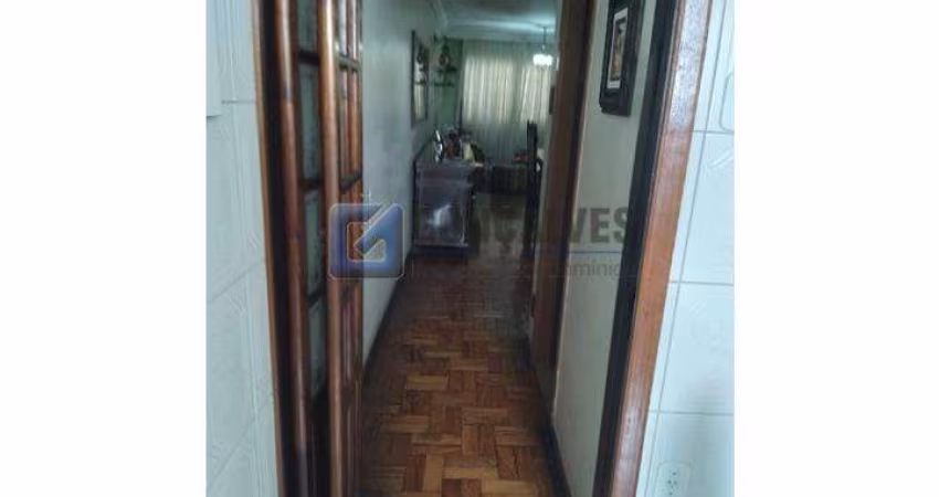 Casa com 3 quartos para alugar na ITAMARATI, AV, Vila Curuçá, Santo André