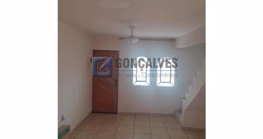 Casa com 3 quartos para alugar na AUREA, AV, Jardim do Estádio, Santo André