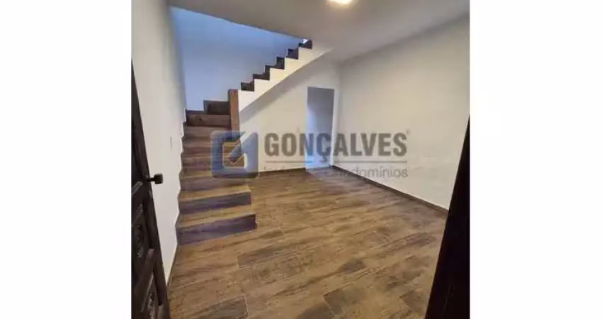 Casa com 2 quartos para alugar na MARIA TUDOR, PC, Jordanópolis, São Bernardo do Campo
