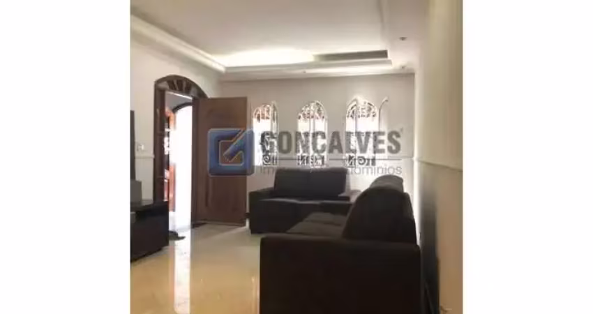 Casa com 3 quartos para alugar na HELENA APARECIDA SECOL, R, Nova Petrópolis, São Bernardo do Campo
