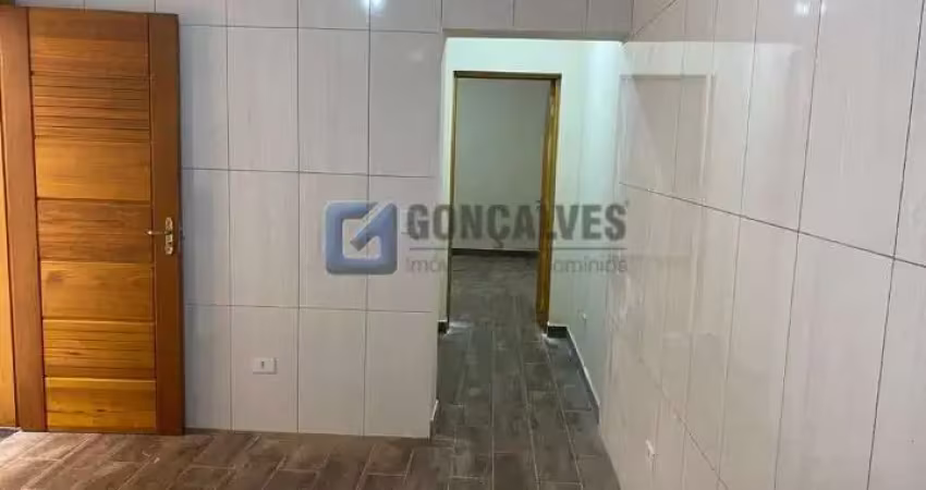 Casa com 2 quartos para alugar na DA PATRIA, R, Santa Terezinha, São Bernardo do Campo