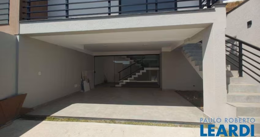 SOBRADO - RESIDENCIAL ALAMEDAS - MG