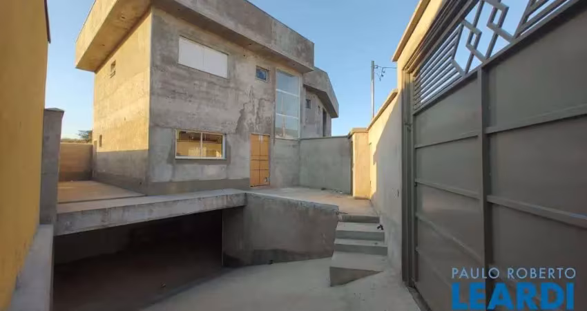 Casa com 3 quartos à venda na Vila Caio Junqueira, Poços de Caldas 