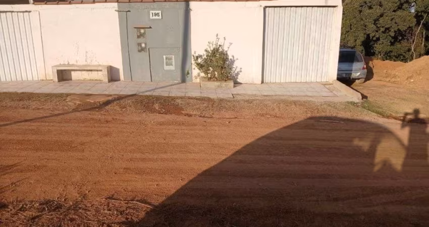 CASA ASSOBRADADA - LARANJEIRAS DE CALDAS - MG
