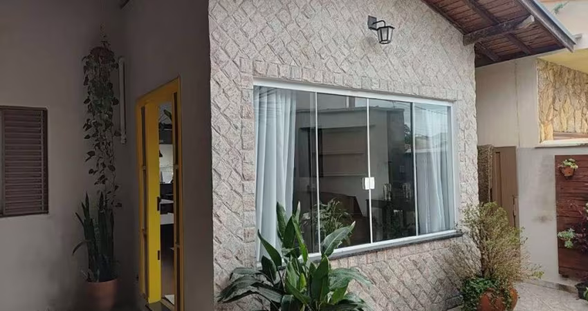 CASA SOBREPOSTA - VILA CAIO JUNQUEIRA - MG