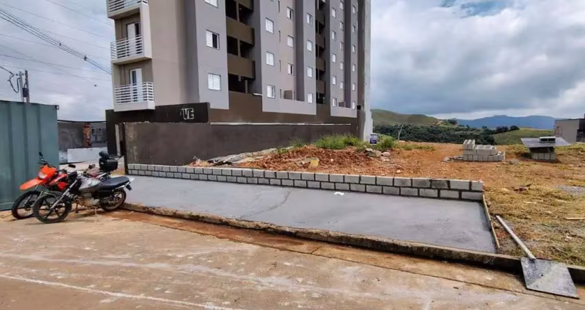 Terreno à venda no Jardins de Florença, Poços de Caldas 