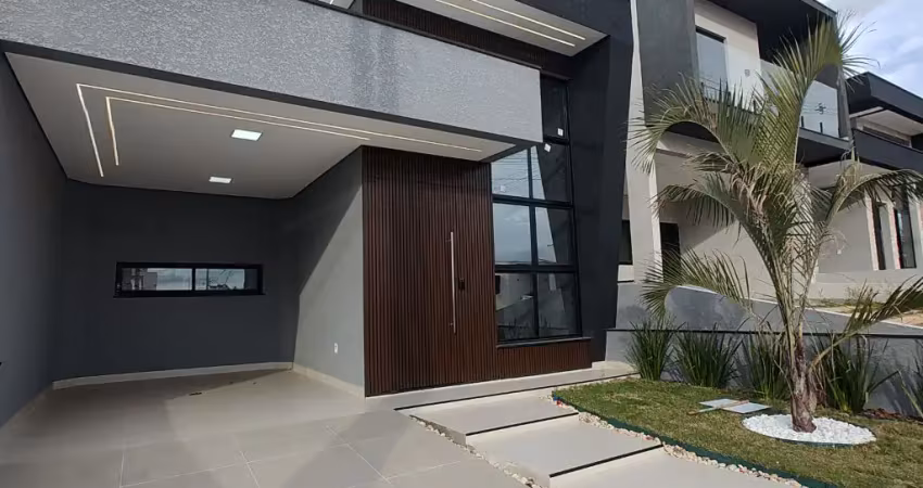 Maravilhosa casa totalmente térrea com 3 dormitórios sendo 1 suíte com armários planejados.