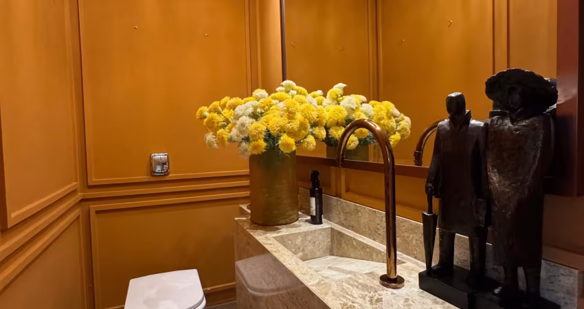 Apartamento a poucos passos do shopping mueller, próximo de tudo e com portaria 24h.