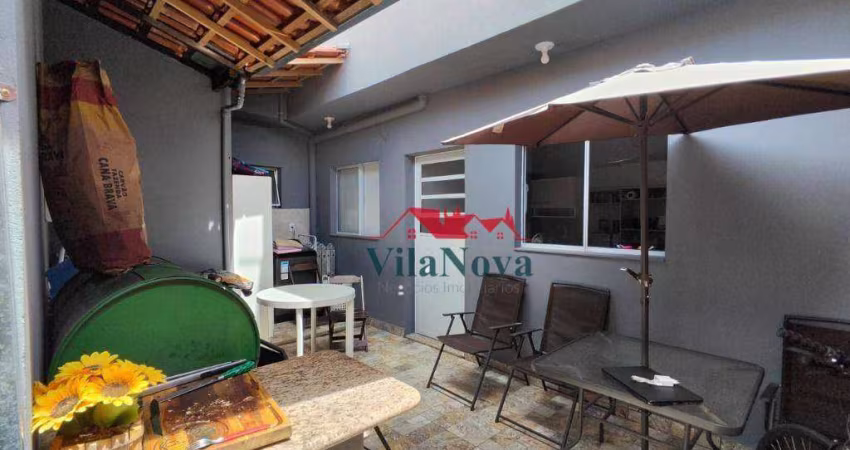 Duas casas independentes , 2 quartos em cada