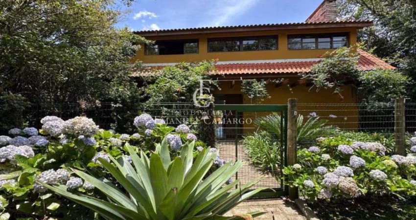 CASA DE ALTO PADRÃO À VENDA EM PIRAQUARA