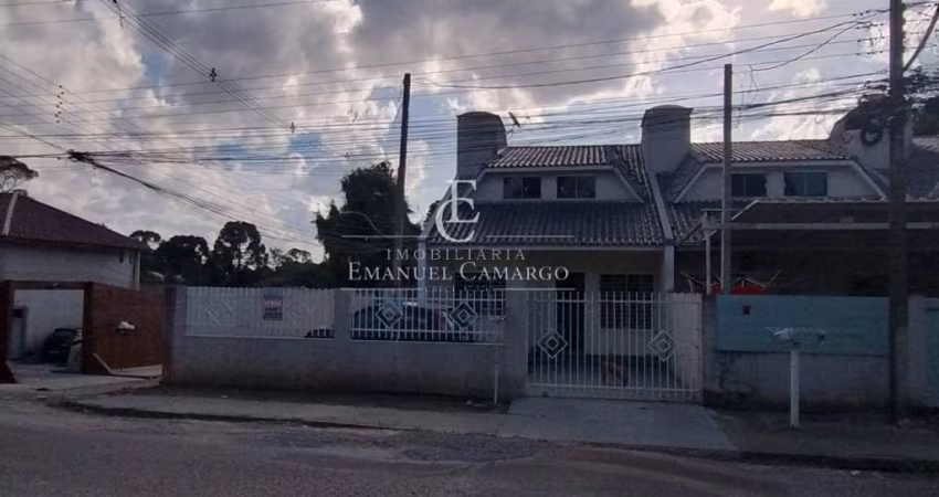 Casa com ático a venda em Piraquara-PR