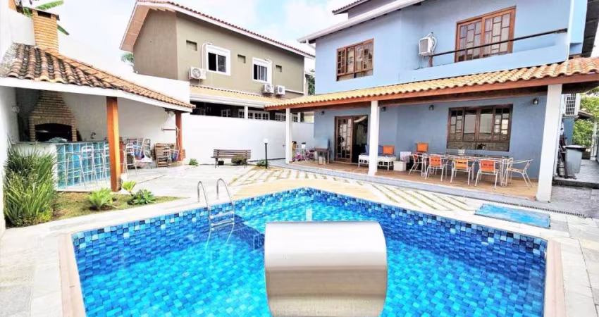 Casa com 5 dormitórios à venda, 380 m² por R$ 2.000.000,00 - Granja Viana - Cotia/SP