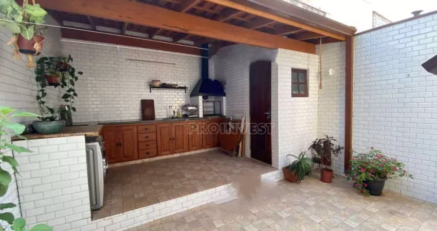 Casa com 3 dormitórios à venda, 174 m² por R$ 750.000,00 - Granja Viana - Cotia/SP