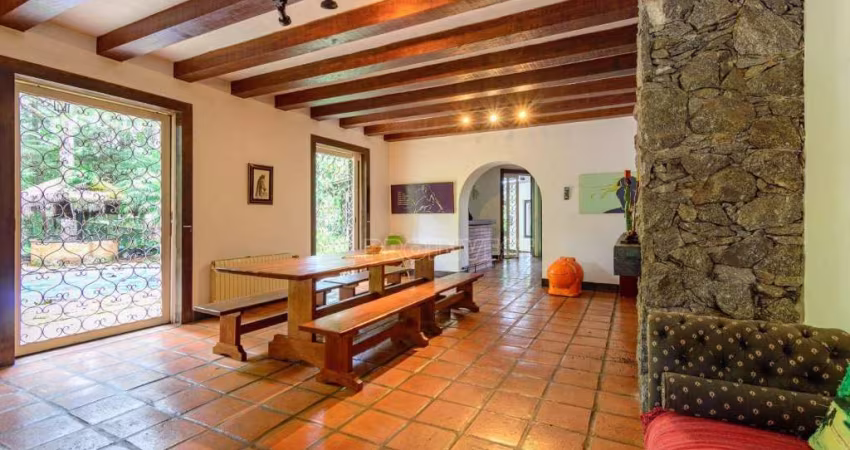 Casa com 6 dormitórios, 698 m² - venda por R$ 1.780.000,00 ou aluguel por R$ 12.000,00/mês - Granja Viana - Carapicuíba/SP