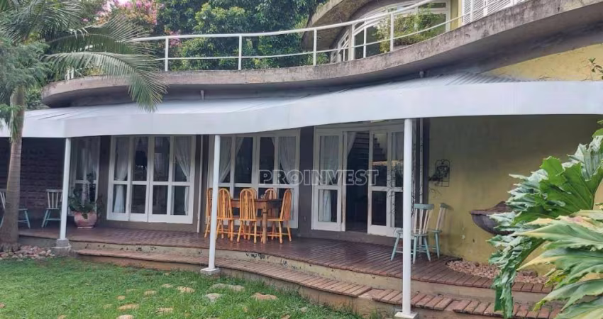 Casa Comercial no Miolo da Granja Viana!!!