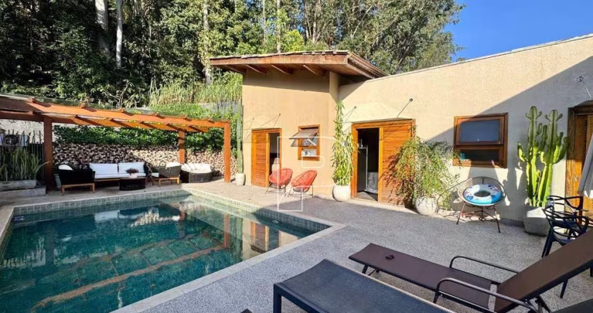 Casa com 3 dormitórios à venda, 248 m² por R$ 1.500.000 - Granja Viana