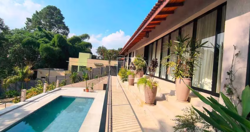 Casa com 4 suítes e piscina, 2000m² de terreno e 504m² de área construída