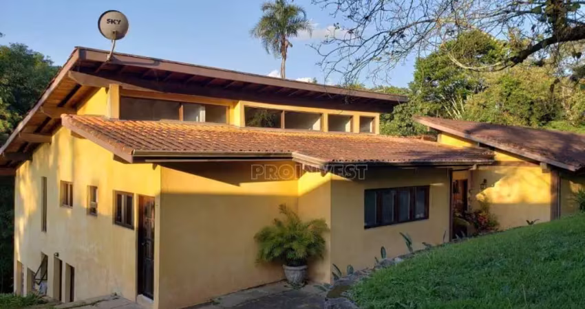 Casa com 3 dormitórios à venda, 500 m² por R$ 2.150.000,00 - Chácara dos Junqueiras - Carapicuíba/SP