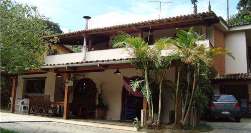 Casa com 3 dormitórios à venda, 450 m² por R$ 1.760.000,00 - Granja Viana - Carapicuíba/SP