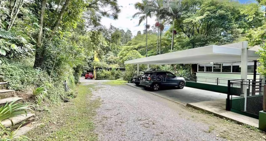 Casa com 3 dormitórios à venda, 380 m² por R$ 2.700.000,00 - Granja Viana - Carapicuíba/SP