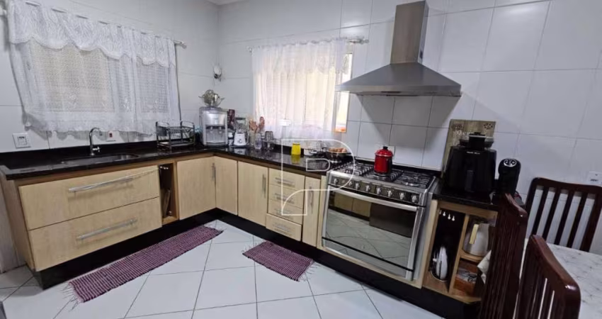 Casa com 3 dormitórios à venda, 123 m² por R$ 670.000,00 - Granja Viana - Km 32 - Cotia/SP