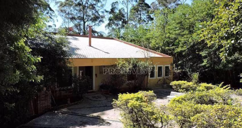 Casa com 2 dormitórios à venda, 415 m² por R$ 1.900.000,00 - Granja Viana - Embu das Artes/SP