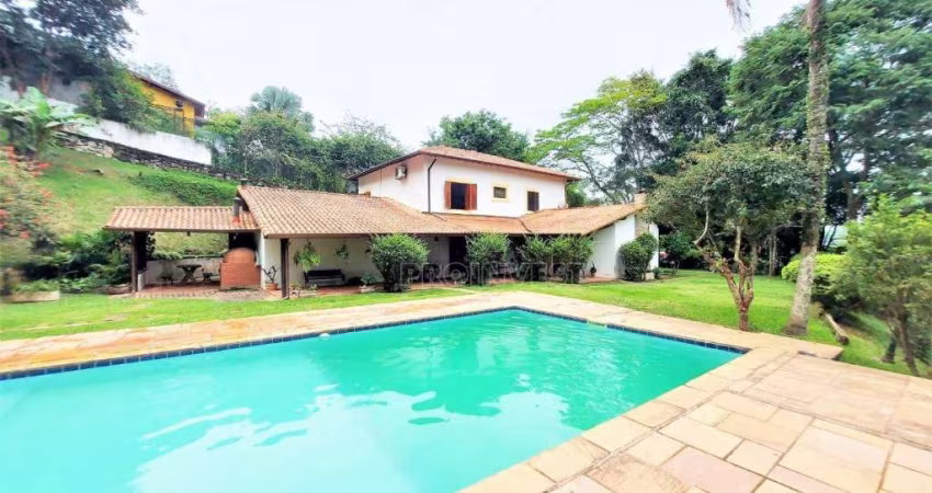 Casa com 3 dormitórios à venda, 478 m² por R$ 1.600.000,00 - Granja Viana - Embu das Artes/SP