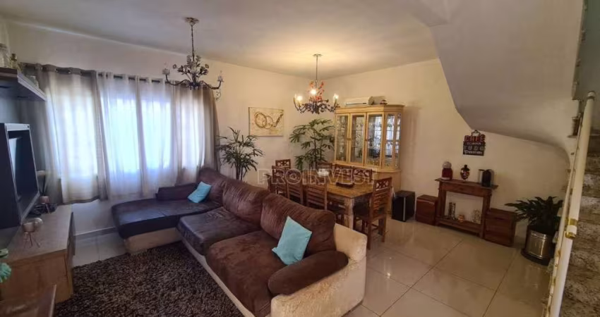 Casa com 3 dormitórios à venda, 200 m² por R$ 785.000,00 - Granja Viana - Cotia/SP