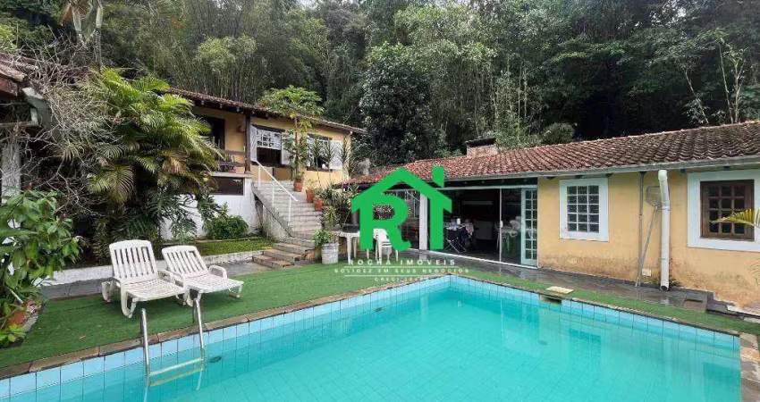 Casa com 3 dormitórios (1 suíte), 6 vagas, lazer, Pitangueiras, Guarujá/SP