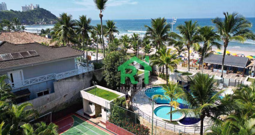 Apartamento à beira mar com 3 dormitórios (3 suítes), 2 vagas, área de lazer, Tombo, Guarujá/SP