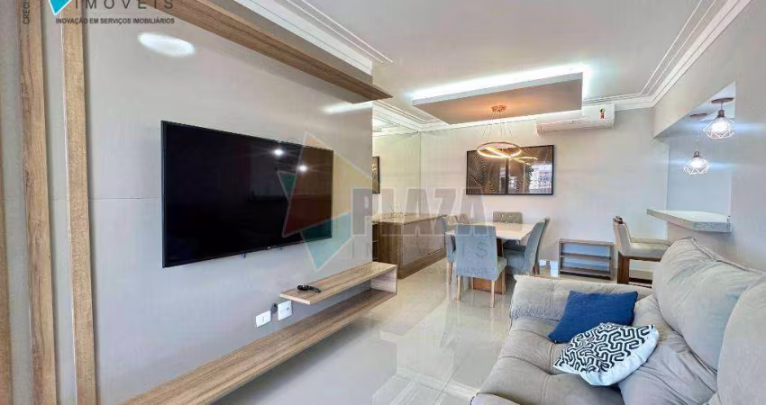 Apartamento mobiliado com 3 quartos e vista mar, disponível para alugar, no Canto do Forte, em Praia Grande/SP.