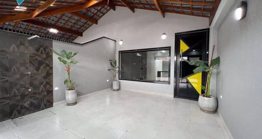 Casa com 3 dormitórios à venda, 115 m² por R$ 830.000,00 - Vilamar - Praia Grande/SP