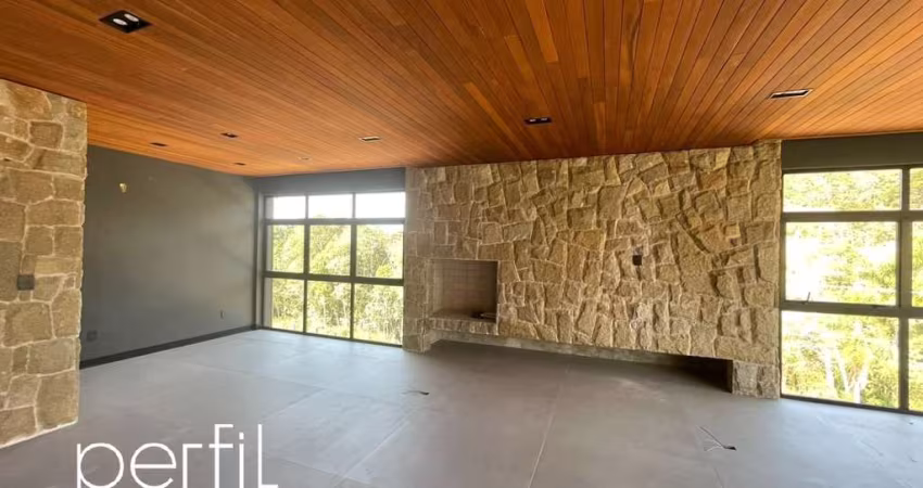 Condomínio de terrenos exclusivíssimos à venda, com áreas privativas de 1.200 a 1760m2, em Campo Alegre